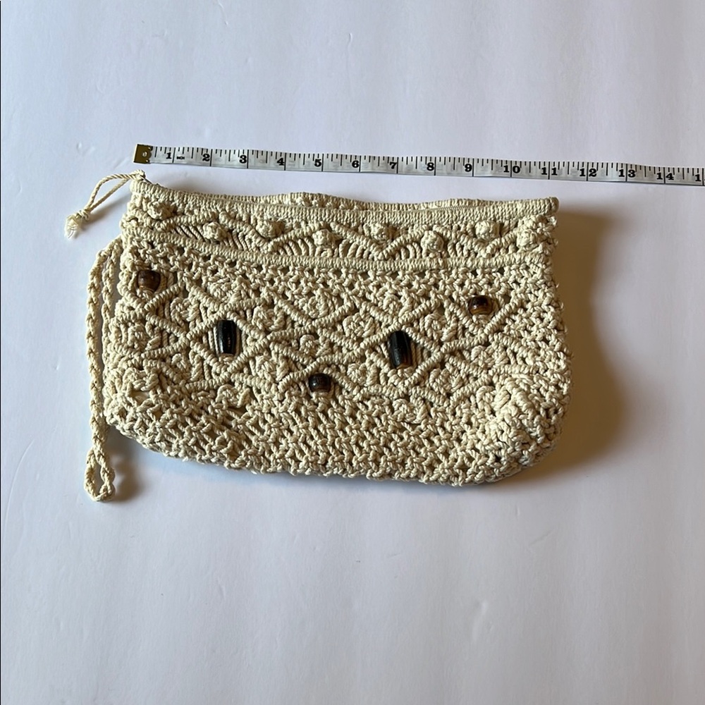 MCI Cream Crochet Clutch with Bead Detail Zipper Closure EUC (measurement pics) - Picture 4 of 10